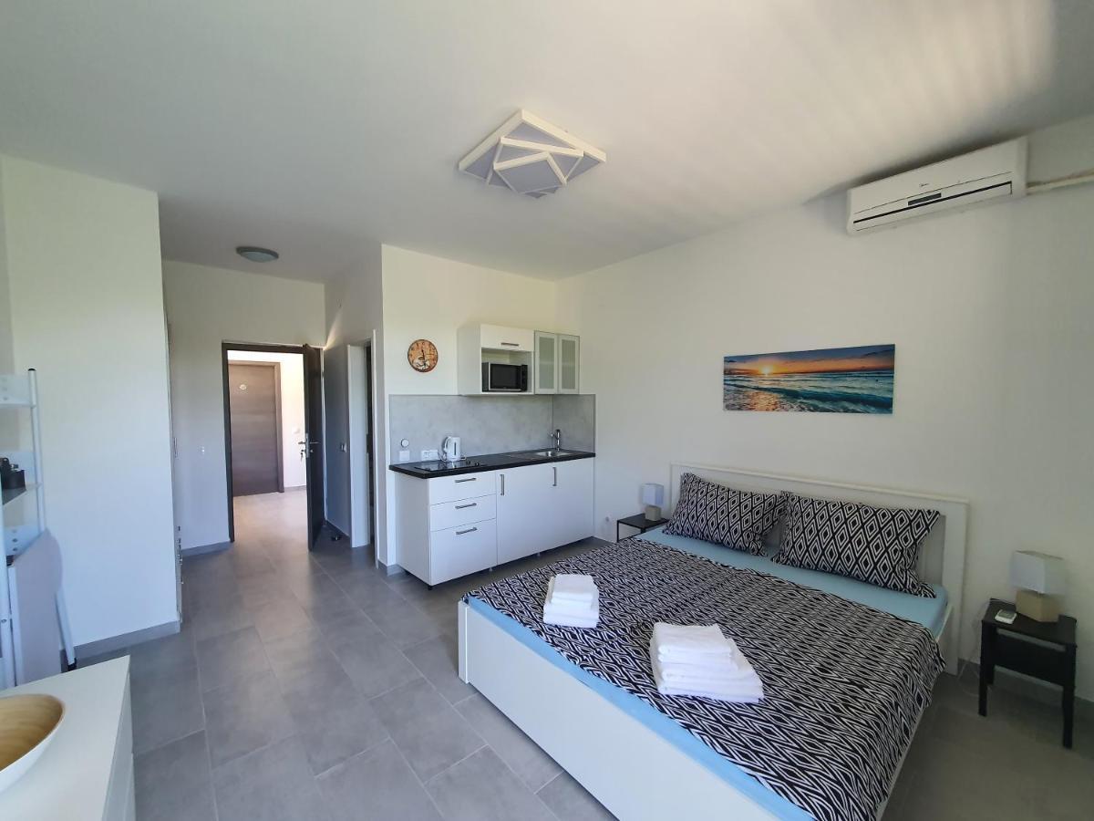 Villa Adagio Apartments ซูมาร์ติน ภายนอก รูปภาพ