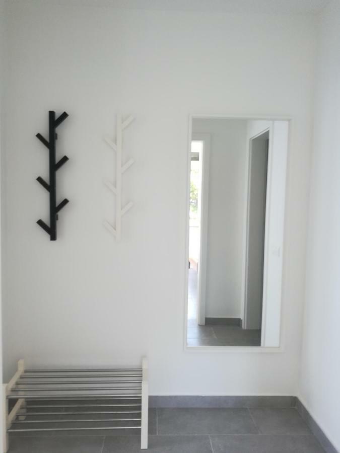 Villa Adagio Apartments ซูมาร์ติน ภายนอก รูปภาพ